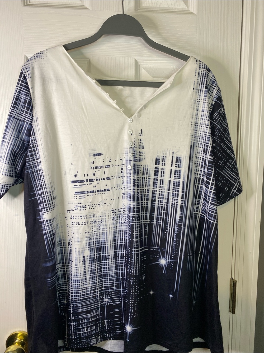 No Name Black and White Graphic Short-Sleeve Shirt Size 1XLarge.